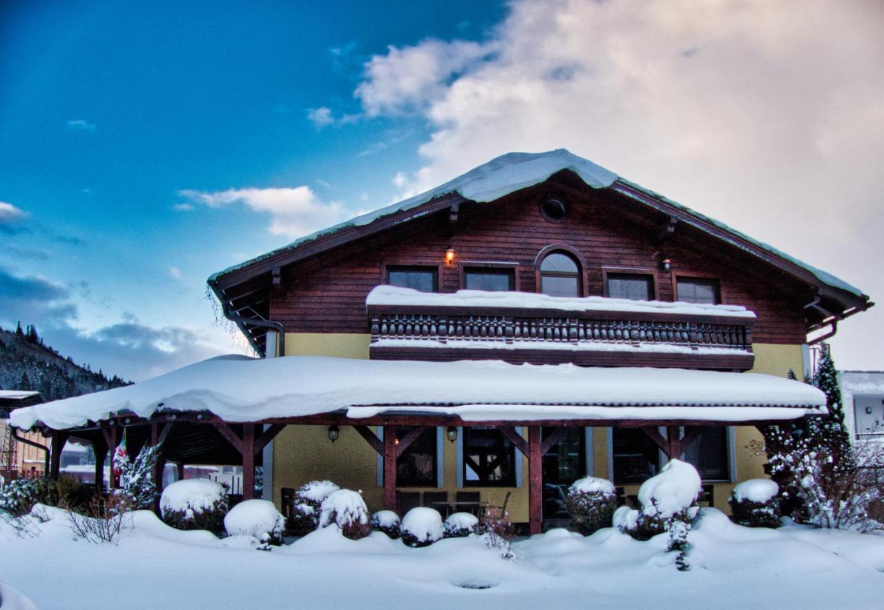 Villa Victoria Penzion Liptovský Ján Esterno foto